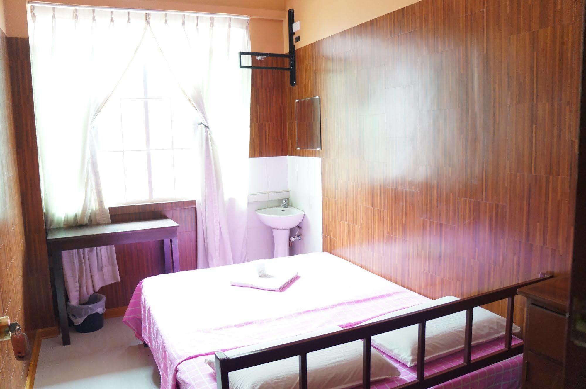 Daylight Inn Davao Экстерьер фото