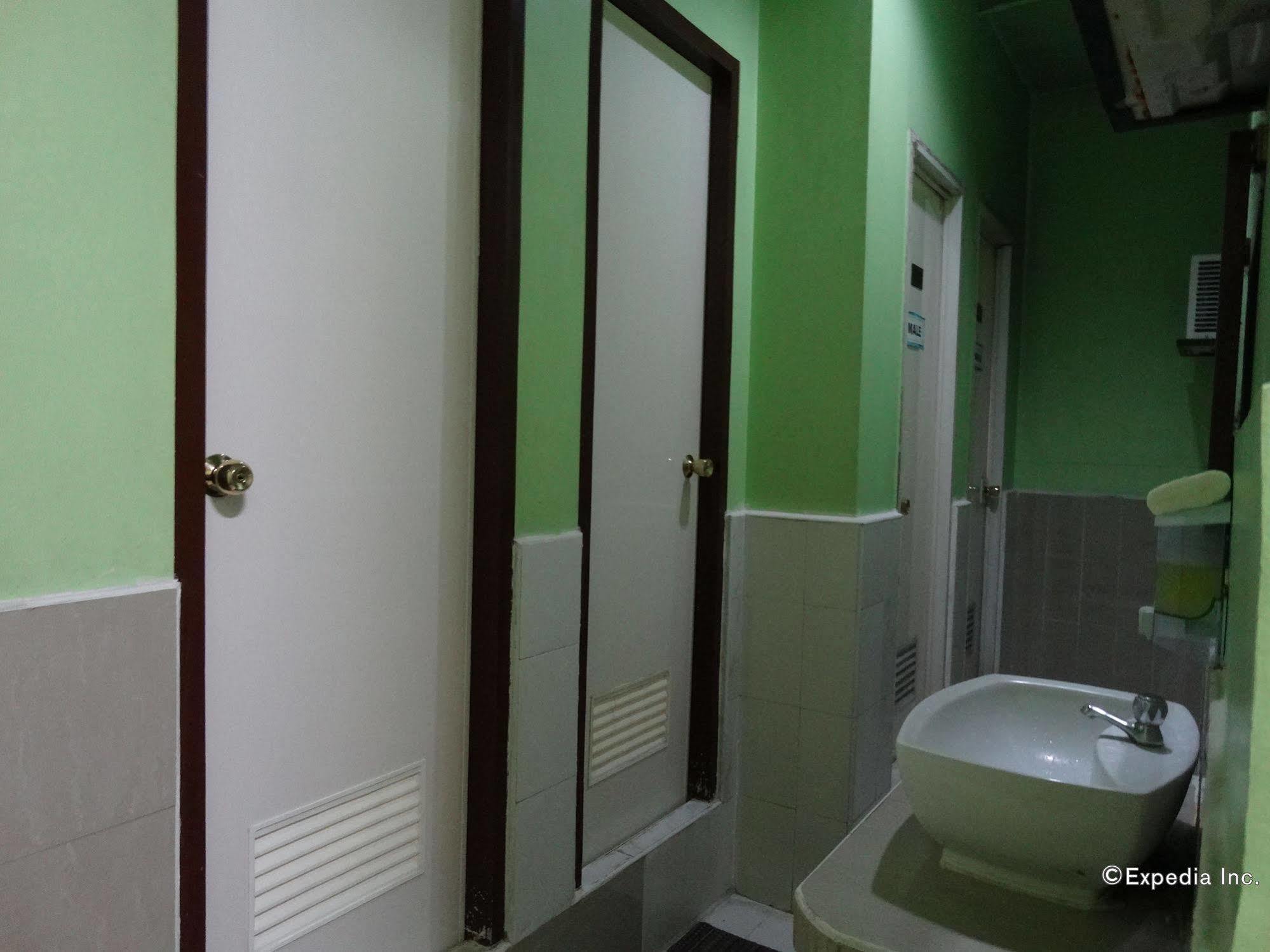 Daylight Inn Davao Экстерьер фото