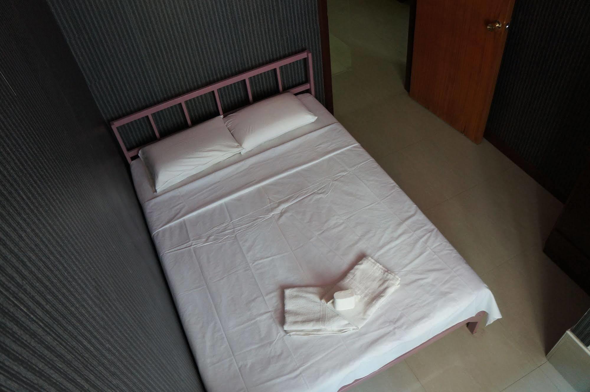Daylight Inn Davao Экстерьер фото