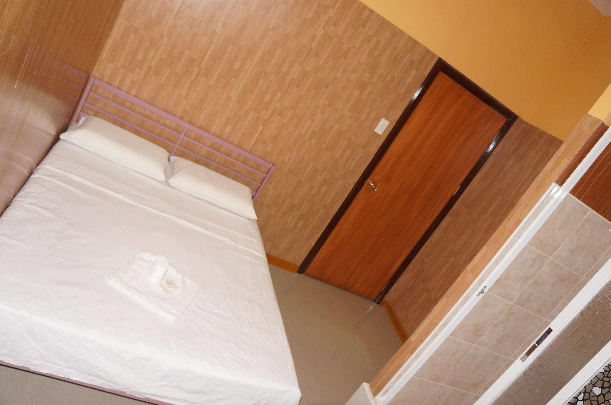 Daylight Inn Davao Экстерьер фото
