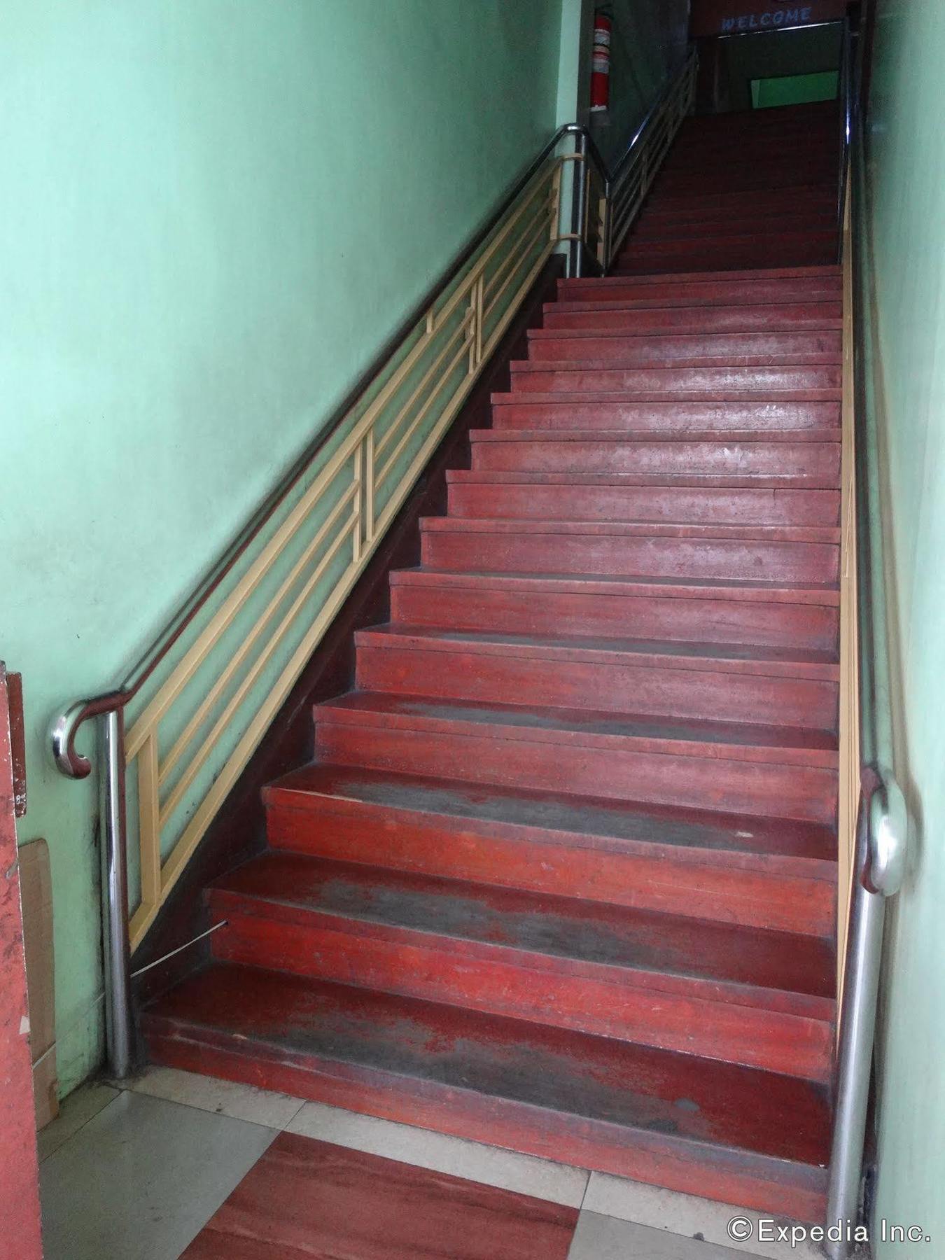 Daylight Inn Davao Экстерьер фото