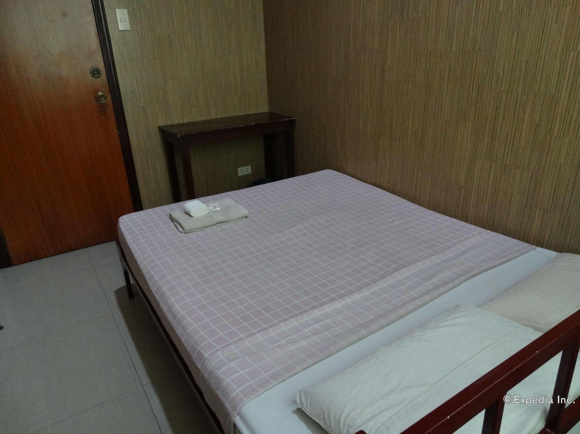 Daylight Inn Davao Экстерьер фото